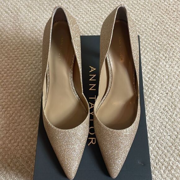 NIB Ann Taylor New Azra Glitter Gold Pump - Picture 5 of 6